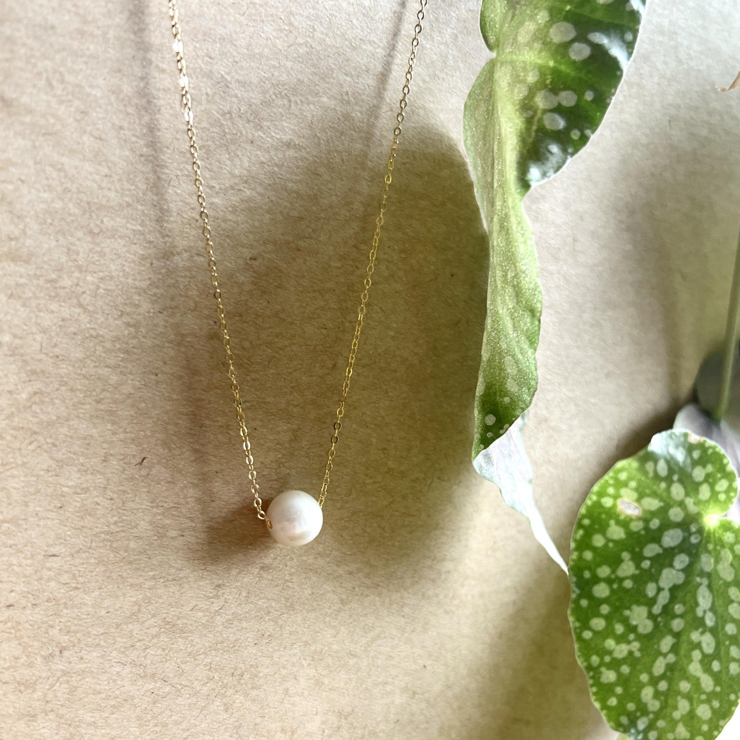 White Pearl Gold Necklace
